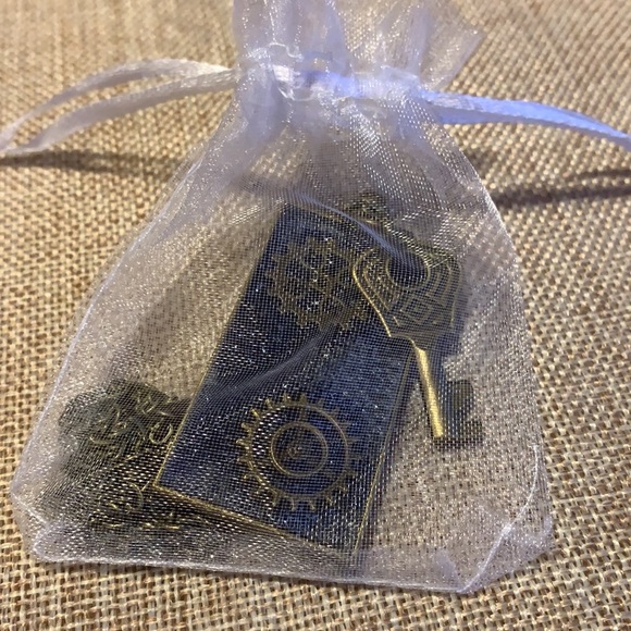 Key Gears Necklace Handmade New One of a kind. - Picture 8 of 8